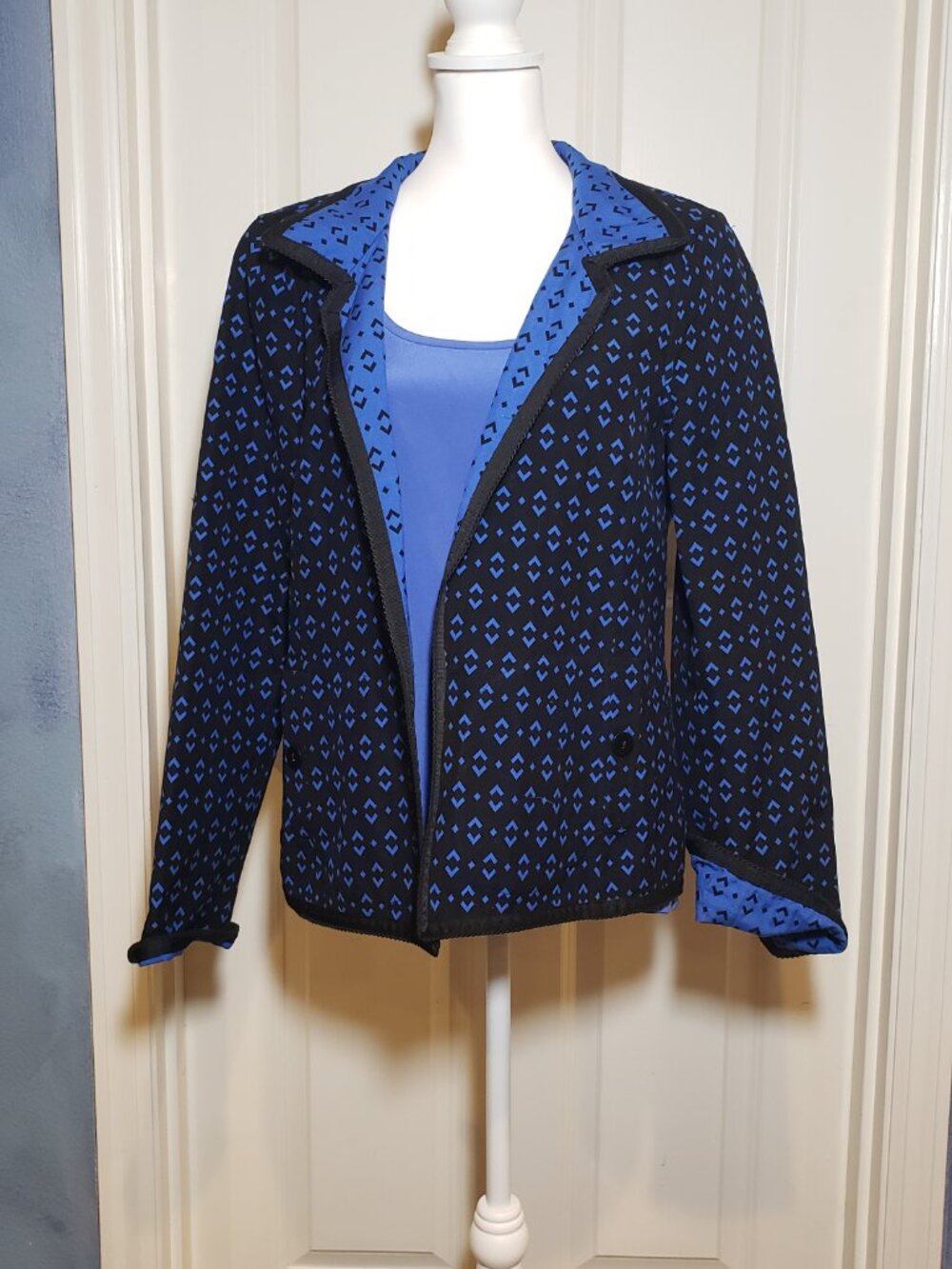 Nina Mclemore Jacket and matching Tank Size 14